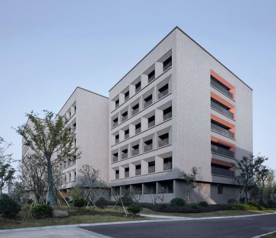 Escenario Dormitorio Escolar